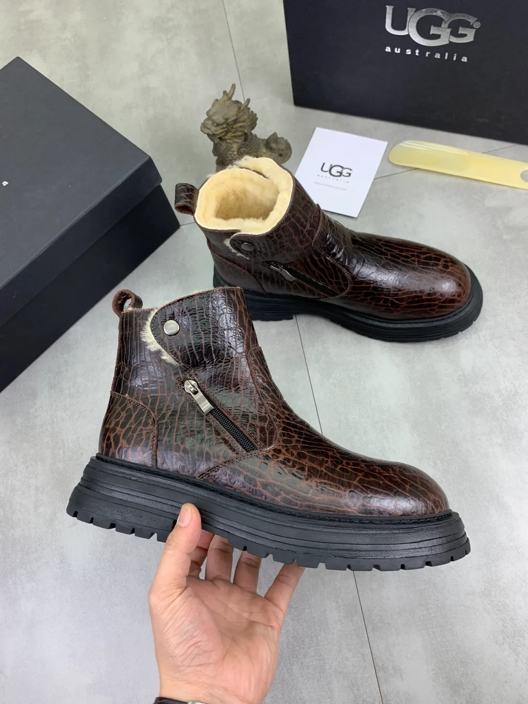 Men's men's shoes 💰P660 New arrival 🆕🆕🆕 IUGGI Men's British retro Martin boots Winter new men's outdoor hiking boots First layer of cowhide on the outside and wool on the inside Comfortable and warm Rubber sole sole Non-slip and firm Trendy and fashionable Casual and versatile Size: 38-44 (45 customized) Color: three colors